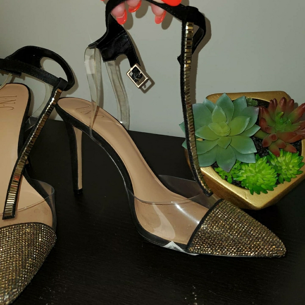 INC  T Pump Gold/Black